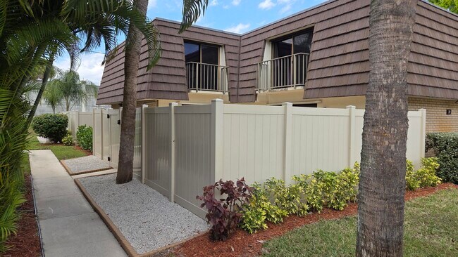 Photo - 7311 73rd Way