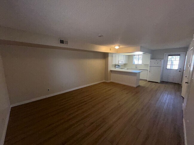 Photo - 6104 W Townley Ave