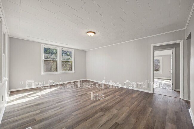 Photo - 1127 W 5th Ave