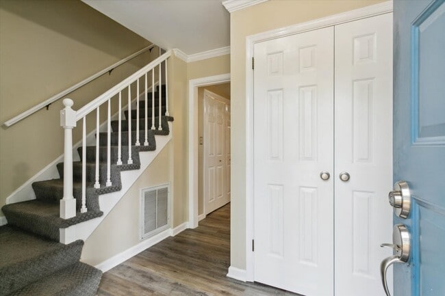 Photo - 1106 Showalter Rd