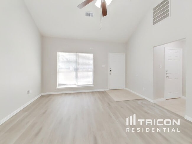 Photo - 21214 Peachvine Ln