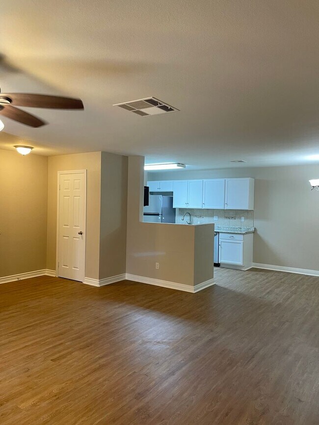 Photo - Captivating and Impeccable 3 Bedroom, 2 Bathroom in gated community