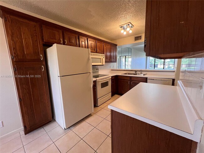Photo - 6528 Coral Lake Dr Unit 304