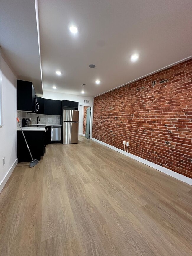 Photo - 3707 N 5th Street Unidad 2