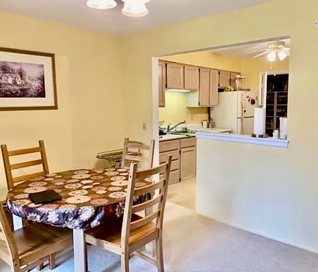 Comedor - 1153 Silverwood Ct