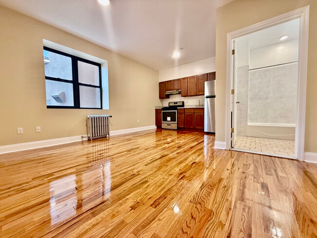 Photo - 129 S Broadway