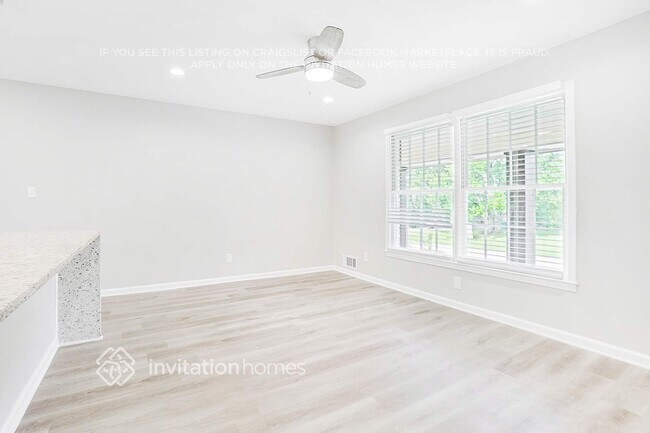 Photo - 2675 Jamestown Way