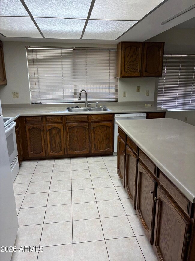 Photo - 701 W Summit Pl