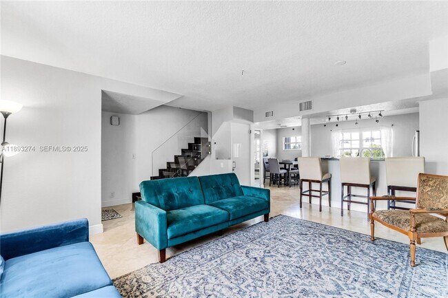 Photo - 349 Virginia St