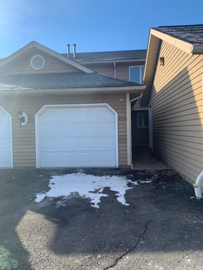 2 Bedroom 2 1/2 Bath Condo - 2 Bedroom 2 1/2 Bath Condo
