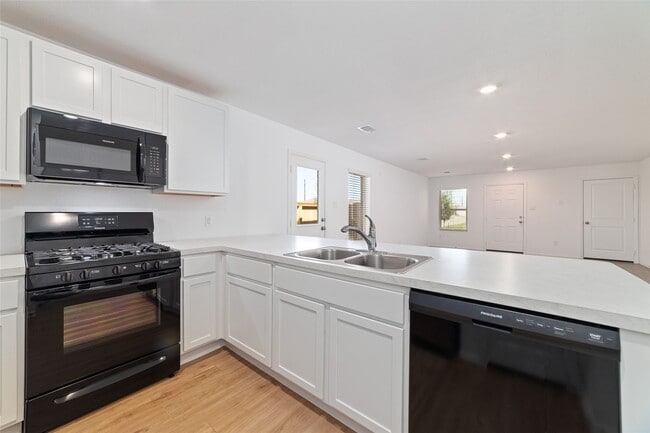 Photo - 7611 Cedar Birch Dr