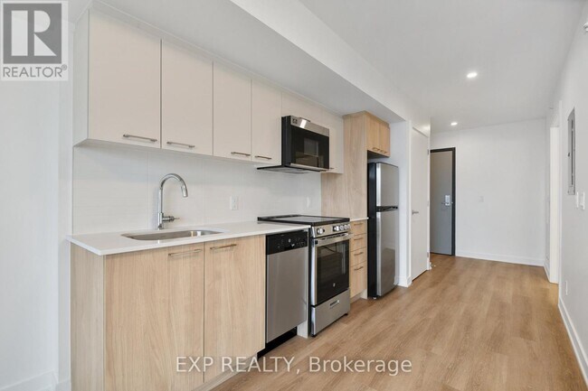 Photo - 19 Robinson Ave