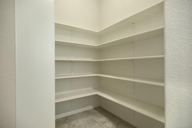 Photo - 8333 Paola St