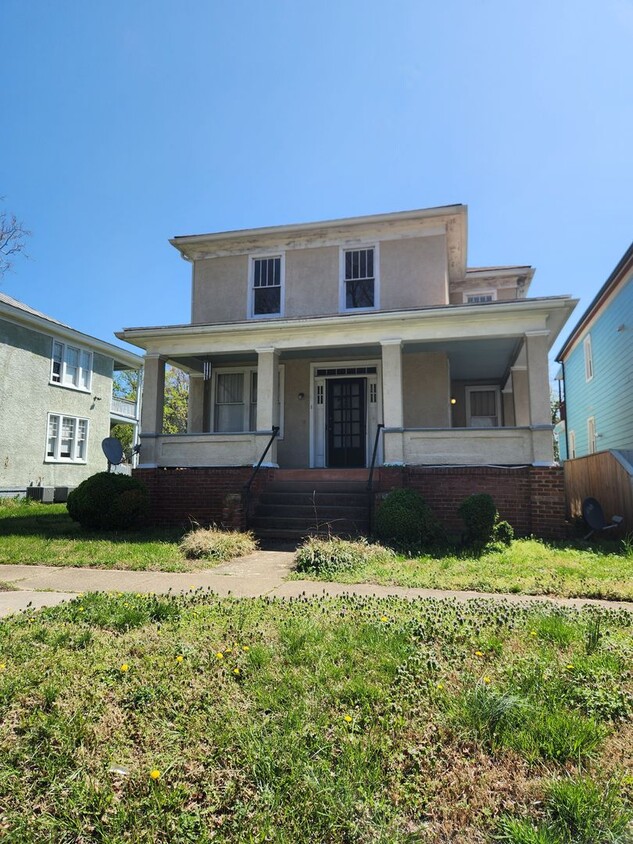 Renovated 2 bed 1 bath duplex Unit-Richmon... - Renovated 2 bed 1 bath duplex Unit-Richmon...