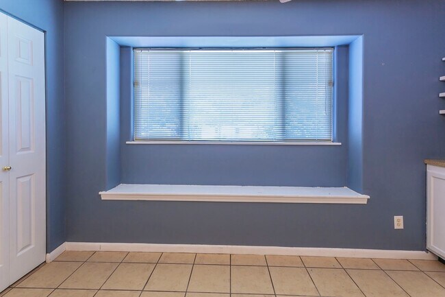 Photo - 1504 Meadow St