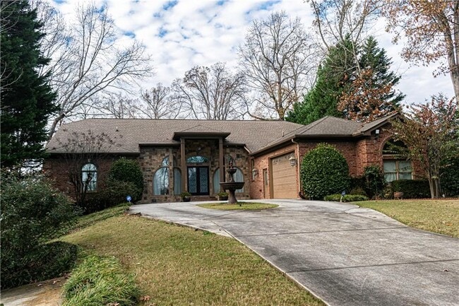 Building Photo - 2050 Oak Grove Rd NE