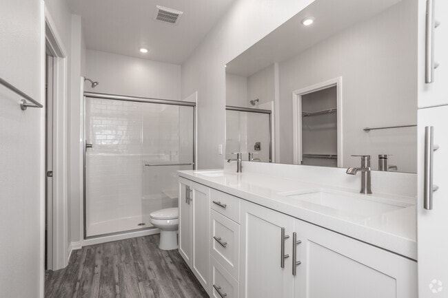 2BR, 2BA - 1091 SF