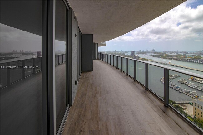 Photo - 488 NE 18th St Unidad 2610