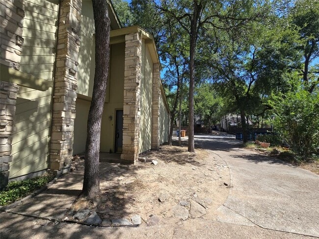 Photo - 1713 Cinnamon Path