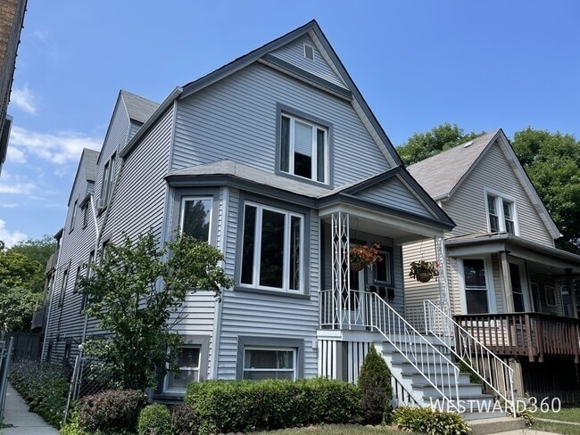 Building Photo - 3804 N Drake Ave Unit 1