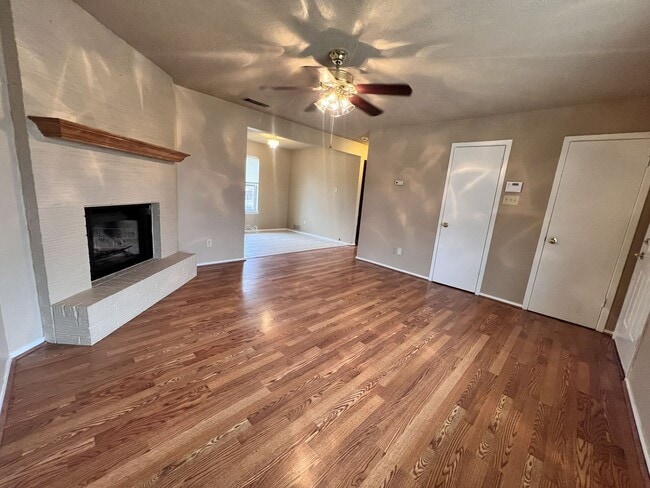 Photo - Great 3 bedroom in Killeen with washer and dryer connections and brand new carpet.