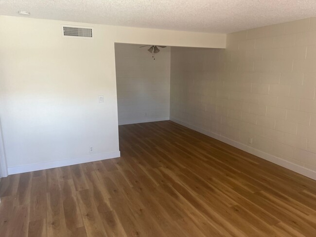 Building Photo - 1 Bedroom 1 Bath In Central Las Vegas Unit 3 Rental