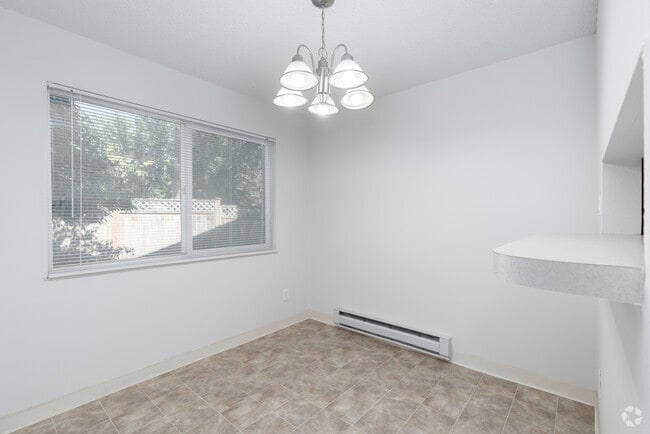 1BR, 1BA - 788SF Dining Room - Gem Lane Village