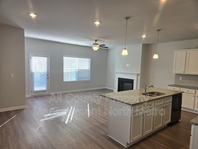 Photo - 438 Lanier Cir