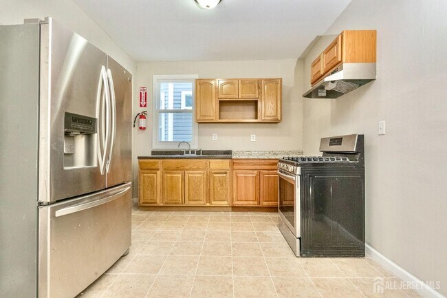 186 N 17th St Unit 2