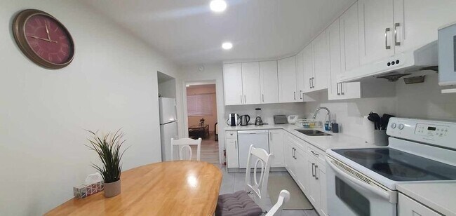 Photo - 2630 Gail Av