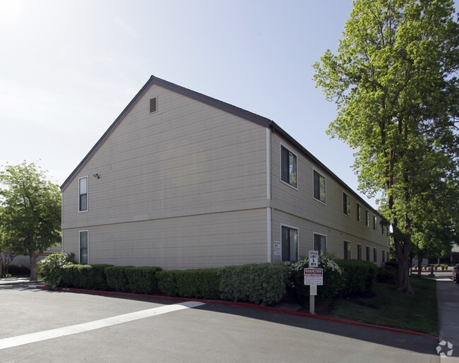 Shadetree North & South Apartments Woodland, CA