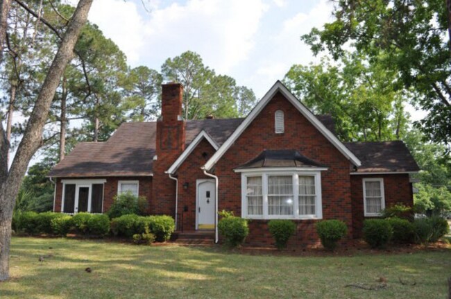 116 W Roanoke Dr  