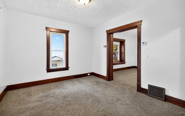 Photo - 2128 6th St SW