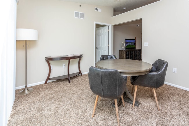 2BR, 2BA - 1,294 SF Forestwood