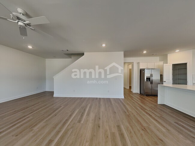 Photo - 425 Hickory Pointe Rd