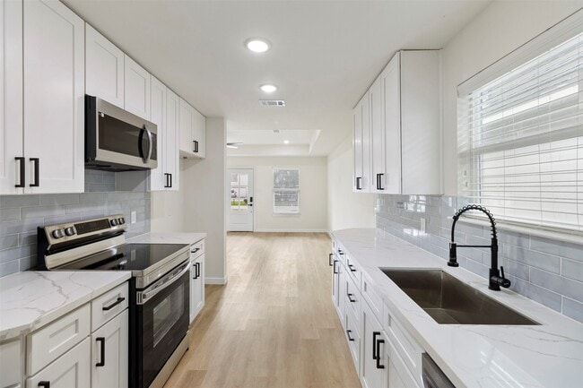 Photo - 4107 Coon St