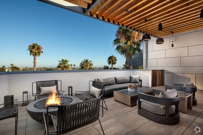 Building Photo - Evani 3223 Wilshire Rental