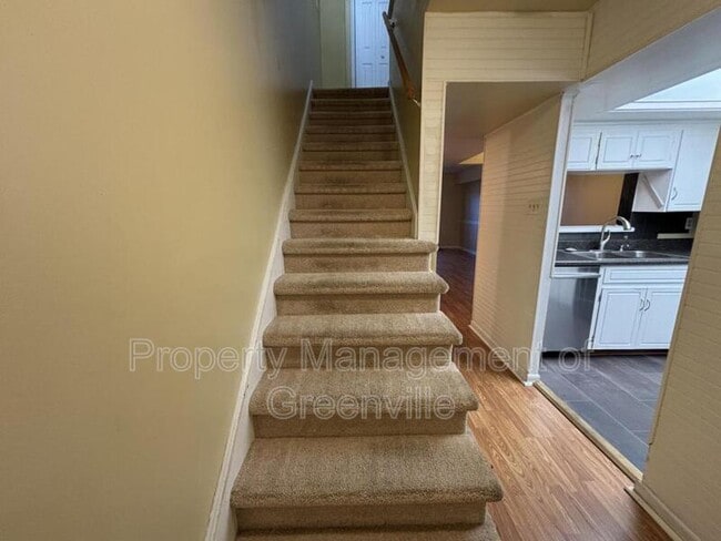 Photo - 2530 E North St Unit 1B