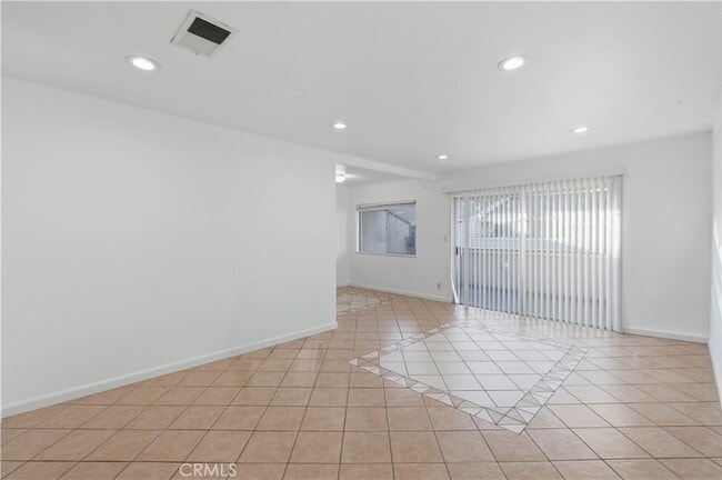 Photo - 1250 S Brookhurst St Unidad 2058