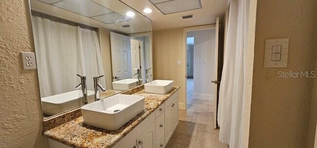 2871 Coral Way