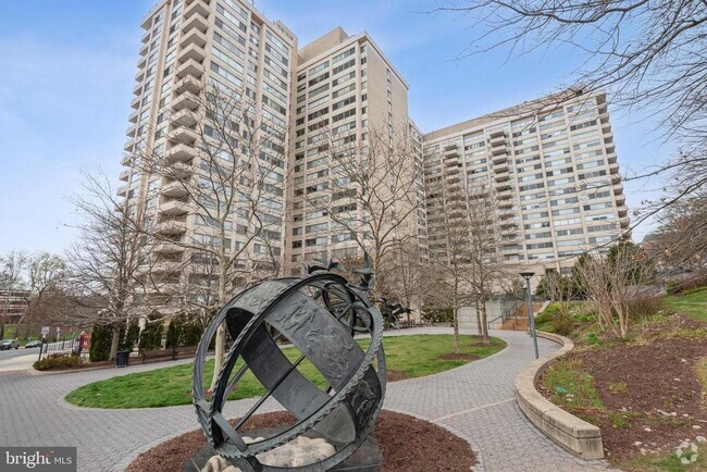 Building Photo - 4515 Willard Ave Unit 912S Rental