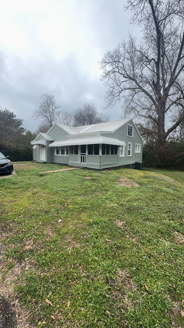 Photo - 505 E 5th St