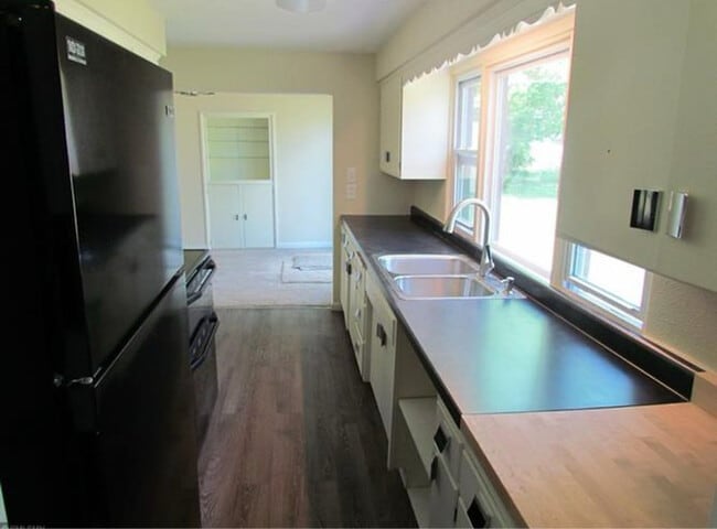 Photo - 306 4th Ave NE