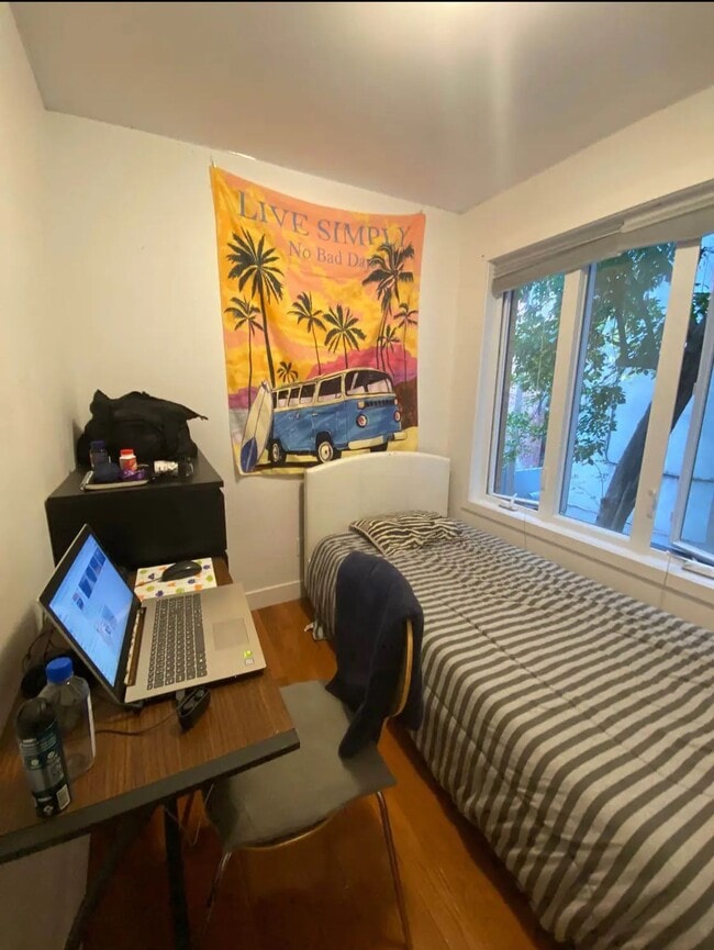 Photo - 3712 Av Coloniale Unit 3712