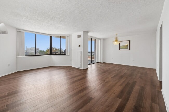 Photo - 226 Harmon Cove Tower Unit 226
