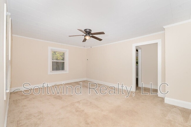 Photo - 210 Corban Ave SE
