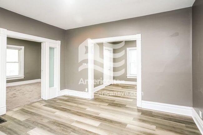 Photo - 2003 S Taylor St