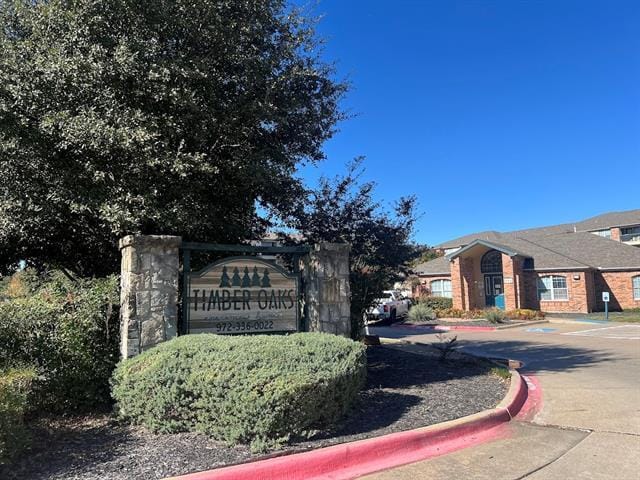 Building Photo - 700 Timber Oaks Ln