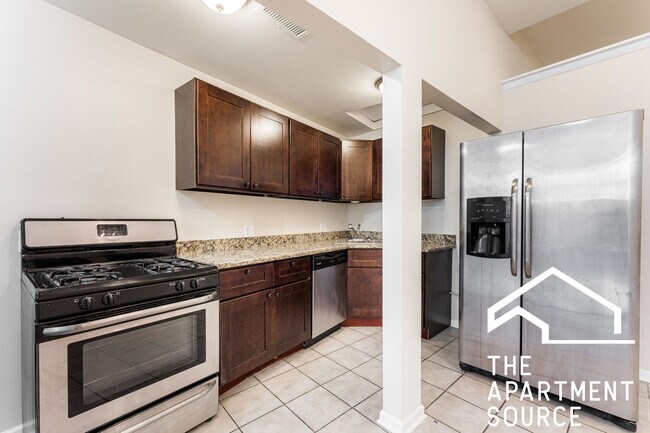 Photo - 2120 W Grand Ave Unit D