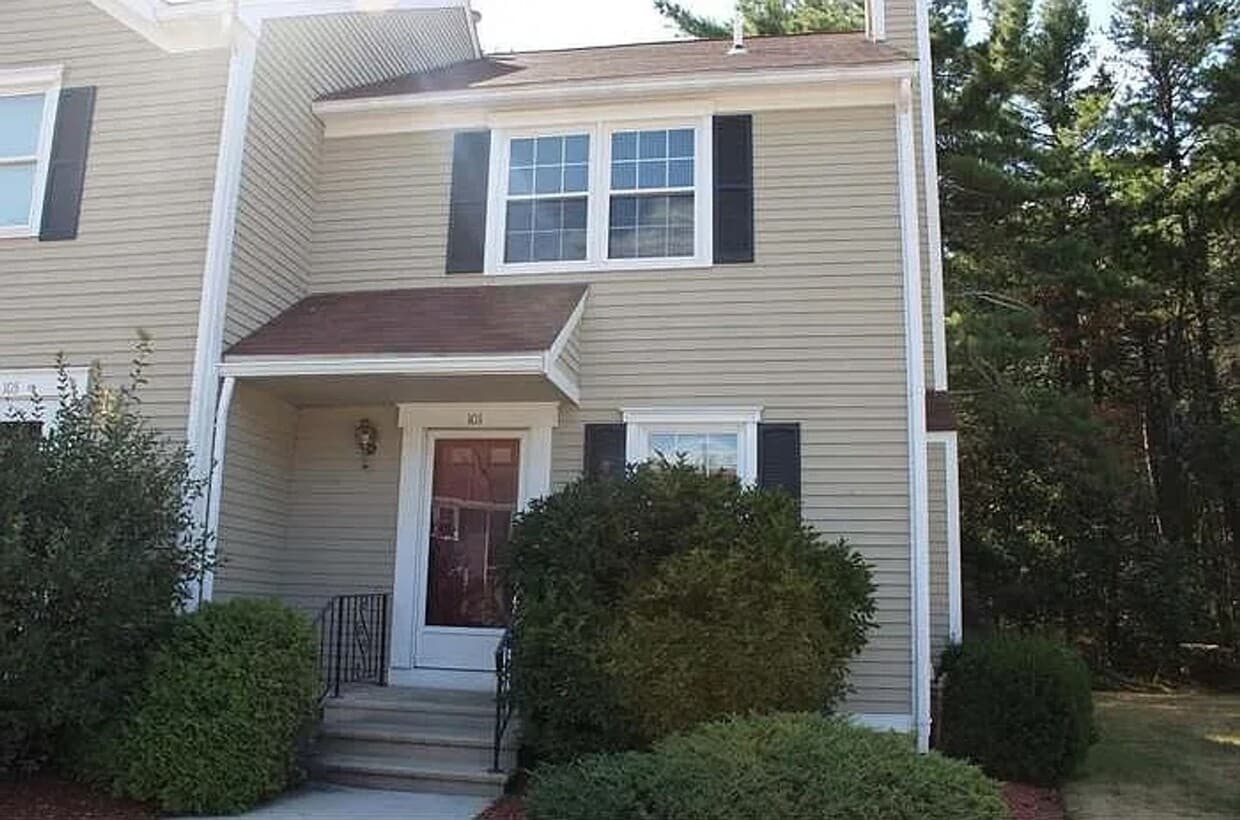 Renovated Townhome in Prime Location - Renovated Townhome in Prime Location